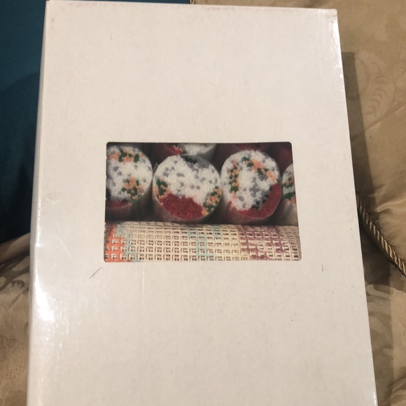 Vintage (1991) Bernat latch hook kit. Christmas - Santa!  Sealed!!! - Picture 2 of 5